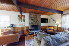 Cozy Condo on Chamonix Lane, Vail